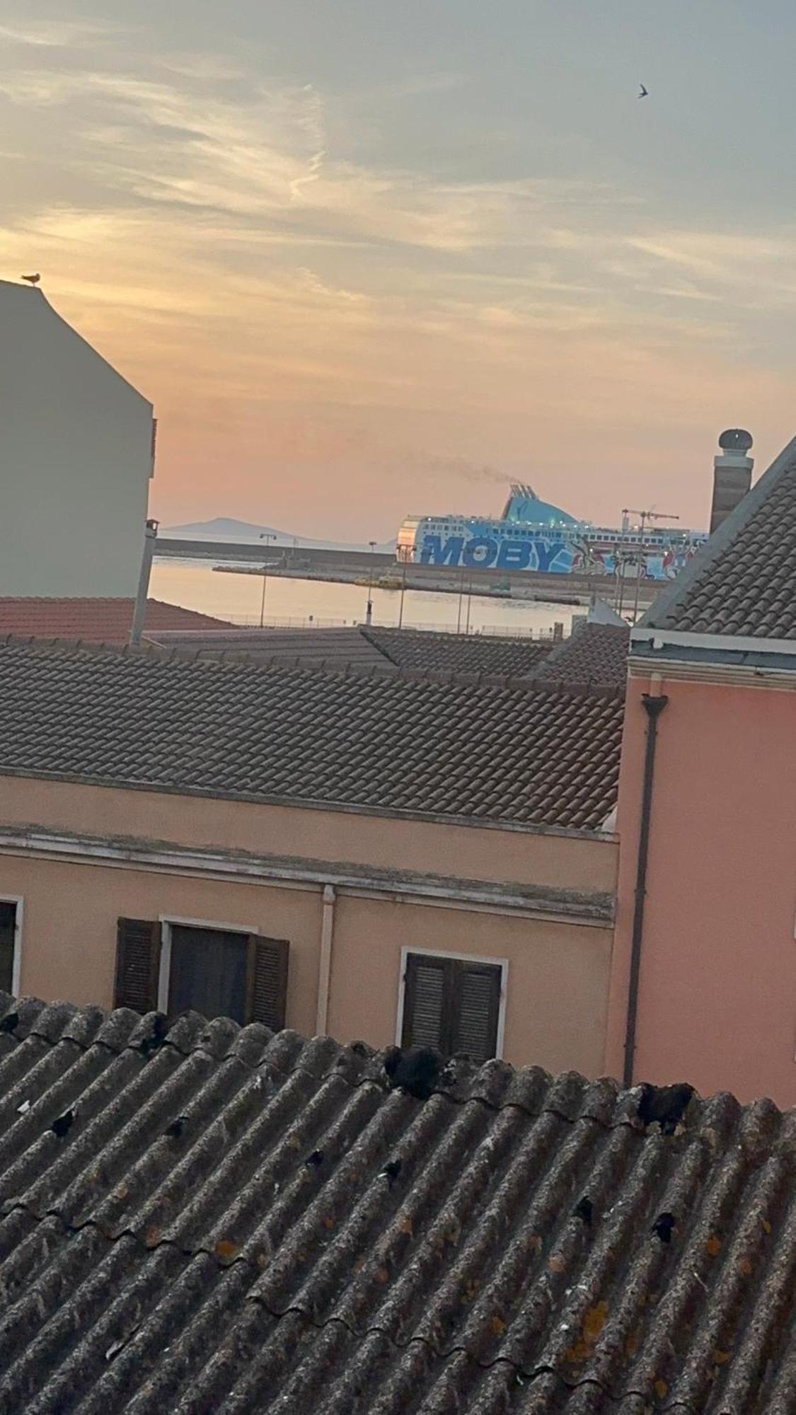 Moncici House Hotel Porto Torres Exterior photo