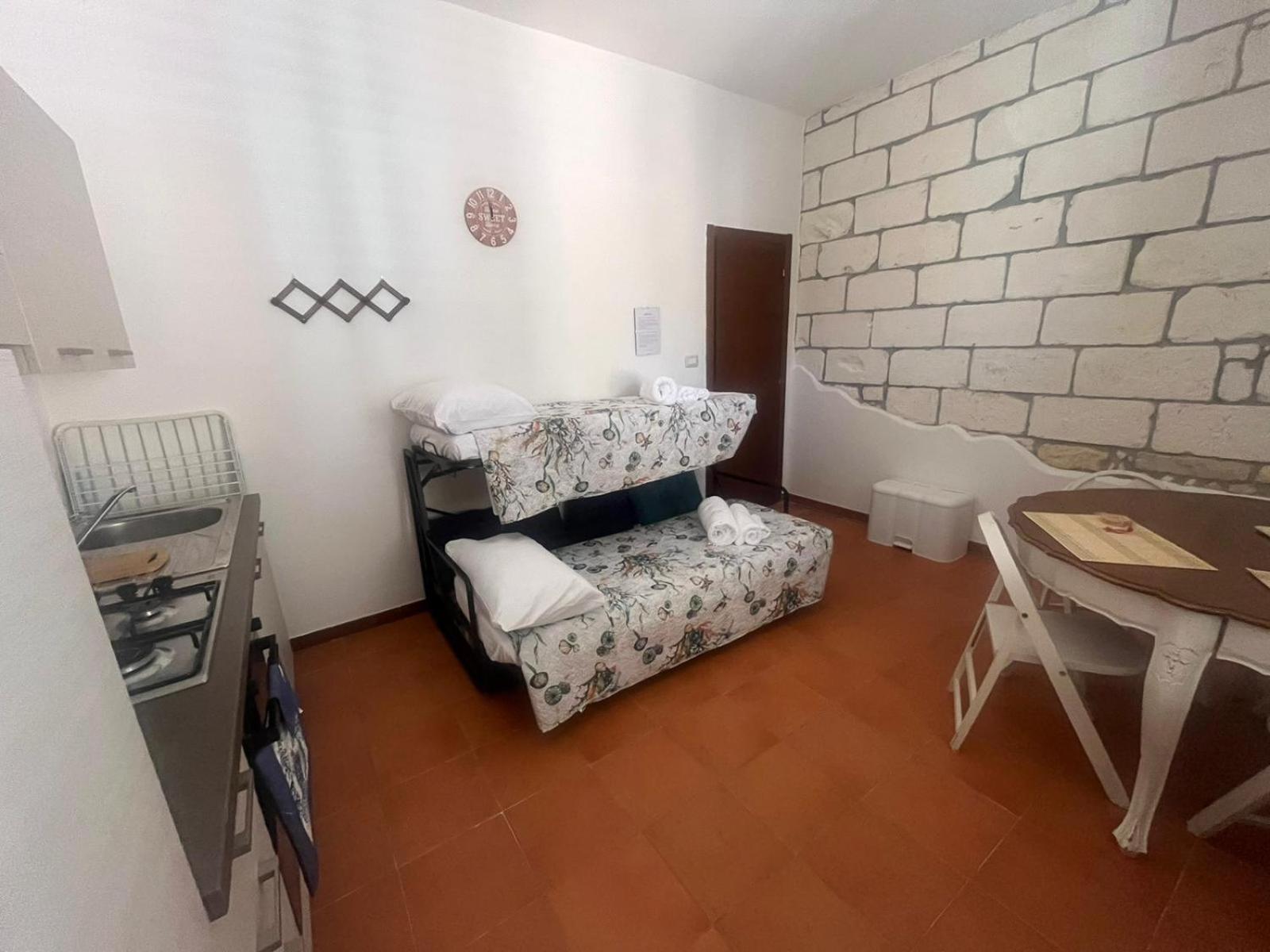 Moncici House Hotel Porto Torres Exterior photo