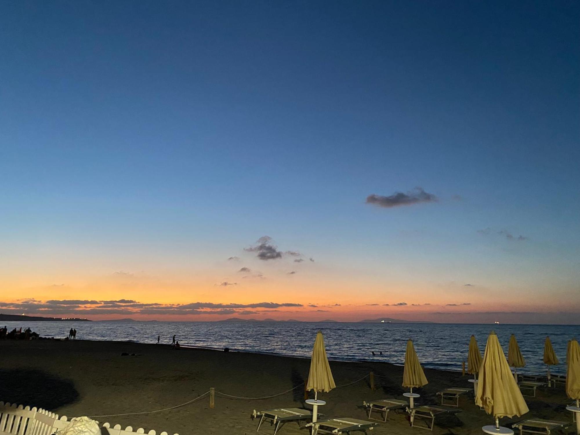 Moncici House Hotel Porto Torres Exterior photo